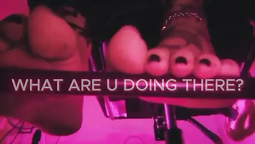 Bakış açısı insan mobilyası: müziğimin tadını çıkarırken kıpırdama İtalyan tanrıçan