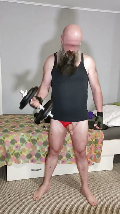 Jerking My Cock While Lifting Weights