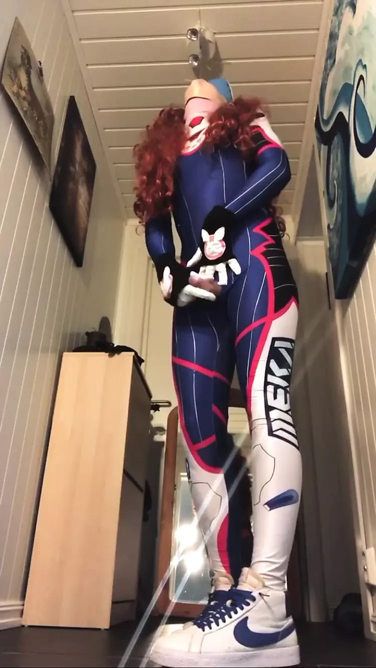 DVA Overwatch cosplay