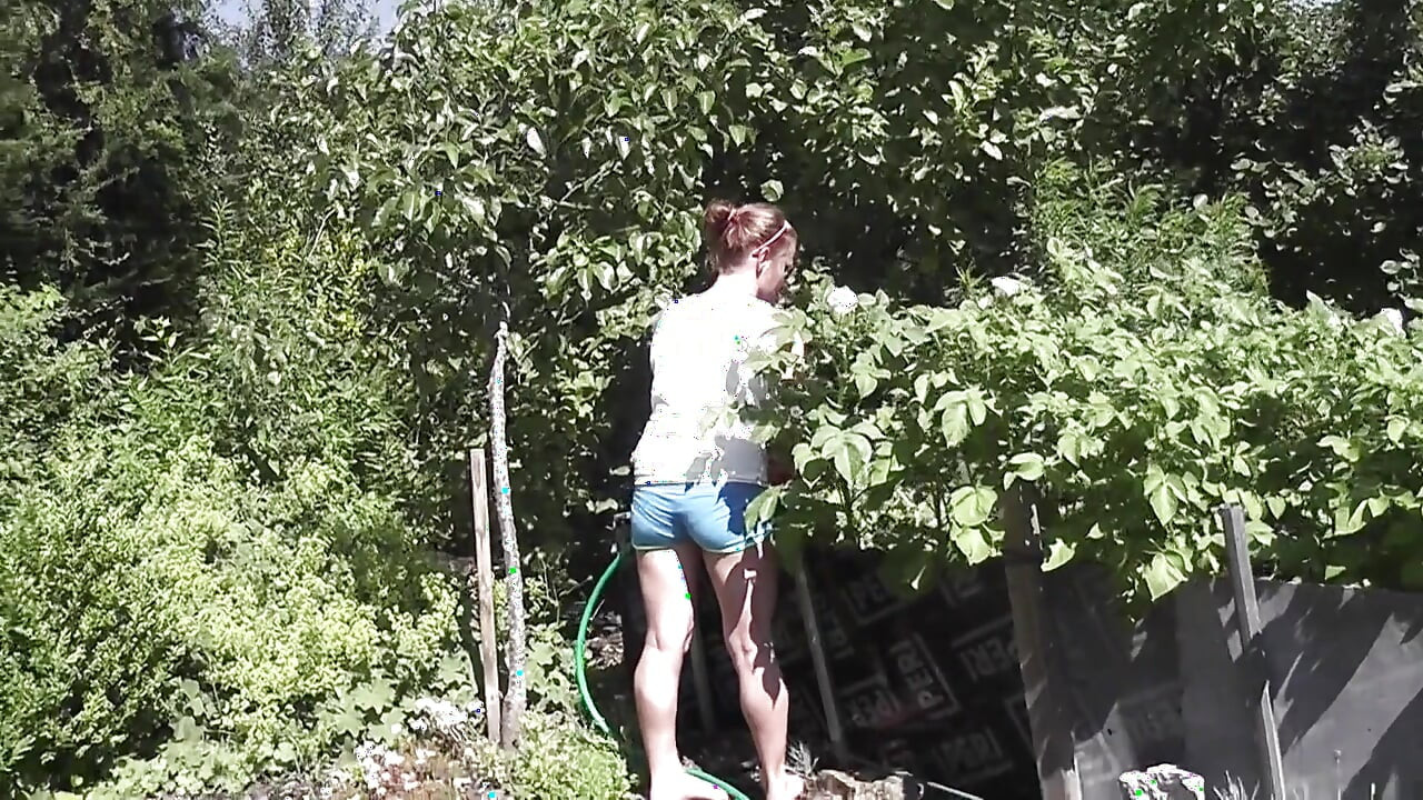 Studentin-aneta Gartenfickpissneu