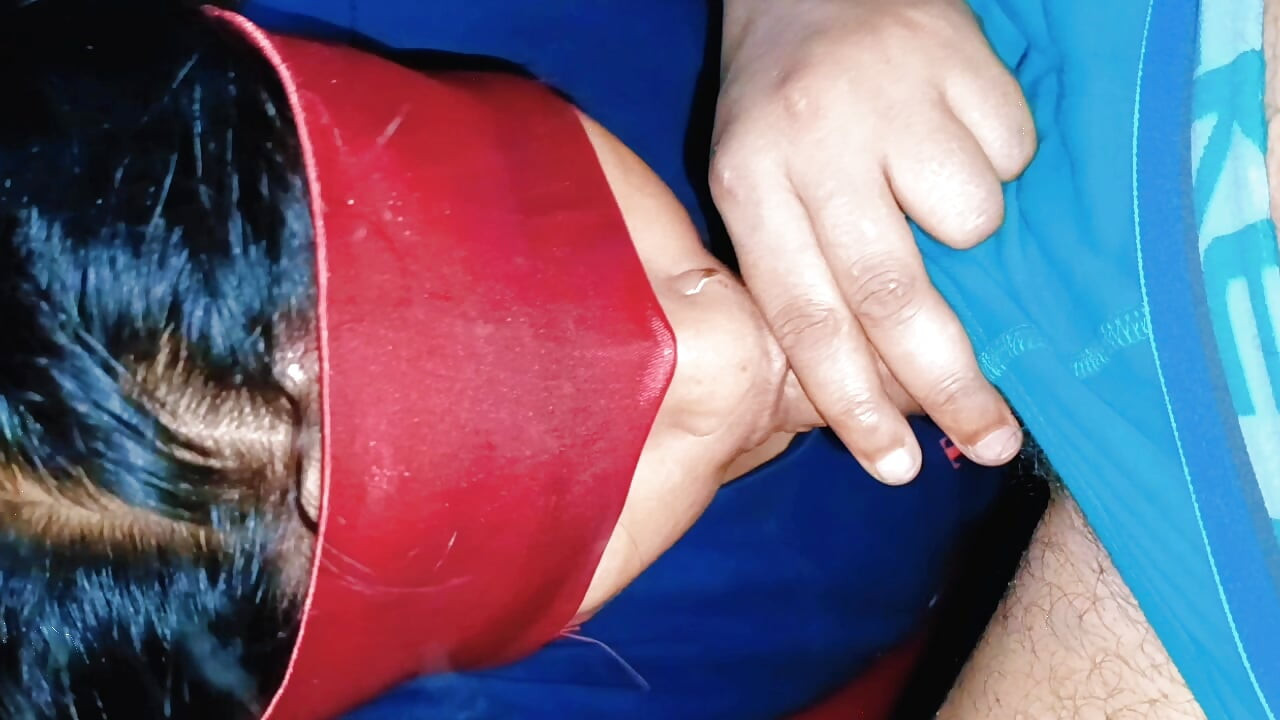 Desi sister in law inserted the dewar big penis inside her throat. Cumshot in mouth and indian bhabhi face fucking video