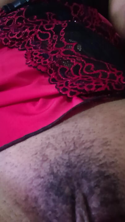 Girl masturbates on webcam.