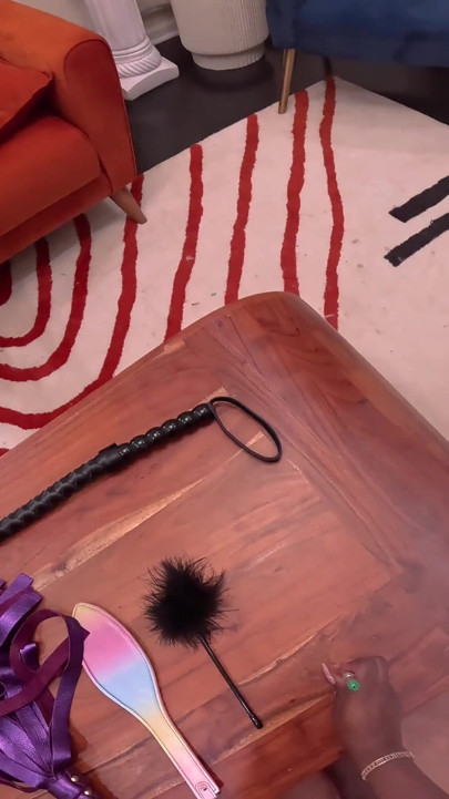 Golden Goddess Unleashes Punishment on Omgiana's Craving Bottom