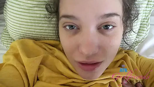 Gia paige lagi asik nyepong kontol, merokok, sampai dicrot di dalam