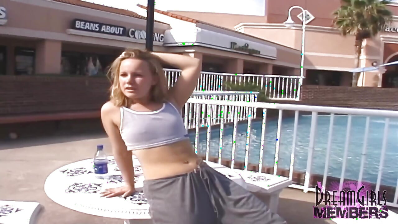 Freaky Spinner แหกหีเธอที่เบาะหลังของฉัน