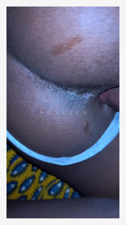 Momen spektakuler dari "gadis kurus kulit hitam di-rimming dan dientot habis-habisan"