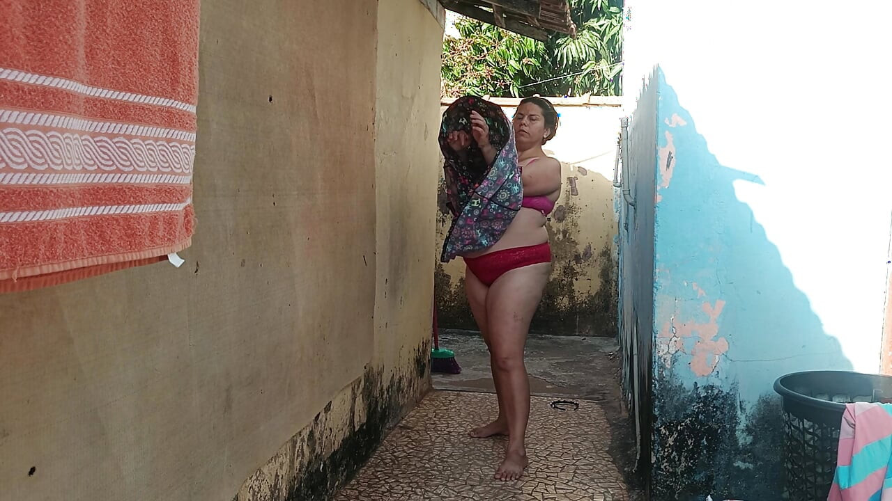 I caught the neighbor at home and came inside her