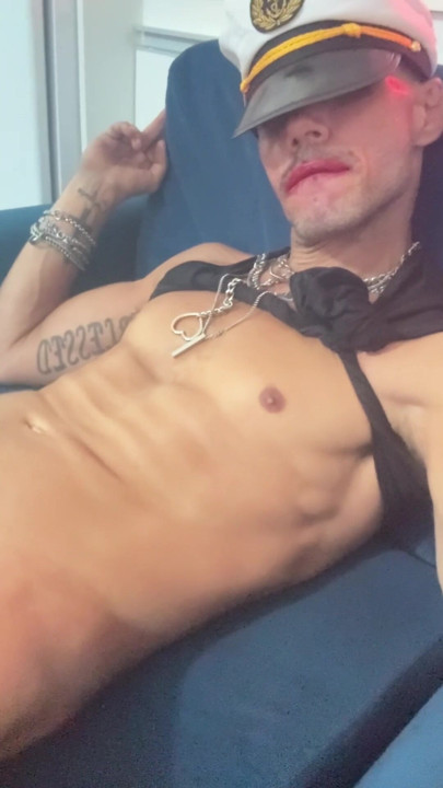 NAPALJEN KAO JEBAČ, NEVALJALI DEČAK, MISTER, SEKSUALNO, SENZUALNO