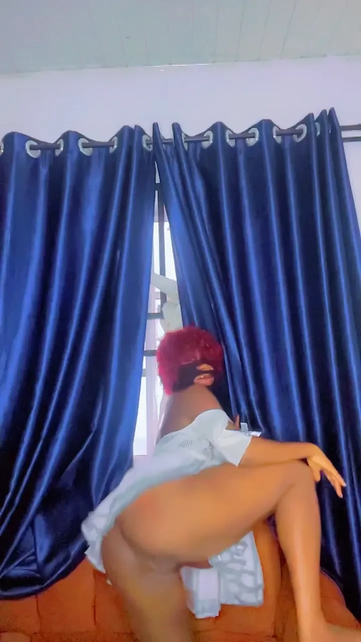 Sexy pregnant lady screaming