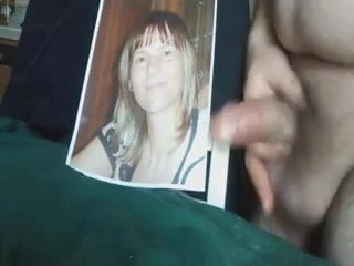 Latino MILF gets tribute on table
