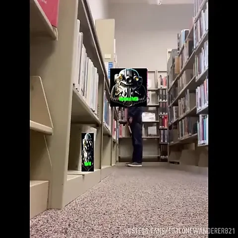 Divertimento caldo e rischioso accanto alla macchina di un poliziotto, in una biblioteca e nei campi sportivi!