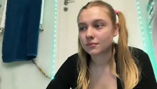 Jucielussie Changing outfits On webcam