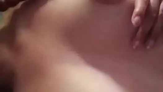 ısınıyorum ve onunla çok iyi mastürbasyon yapıyorum