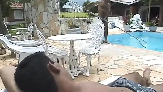 Götten sikişen biseksüel adamlar muhteşem bir sürtükle ateşli bir anal grup seks yapmayı seviyor