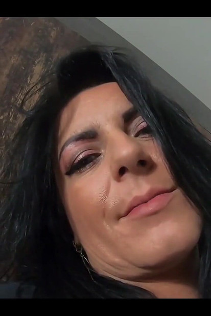 Any Older Men Here to Fuck Me?