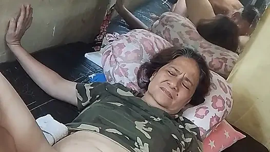 Cinta dalam hidupku aku makan memeknya karena dia sangat menyukainya