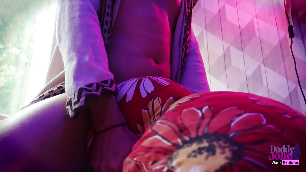 Tata garbi poduszkę i spuści z tobą! Quickie!