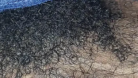 Aku lagi asik mainin memekku yang ngaceng