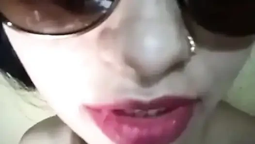 Meine frau zeigt ihre muschi vor der cam-show, Mavin, junge indische frauen