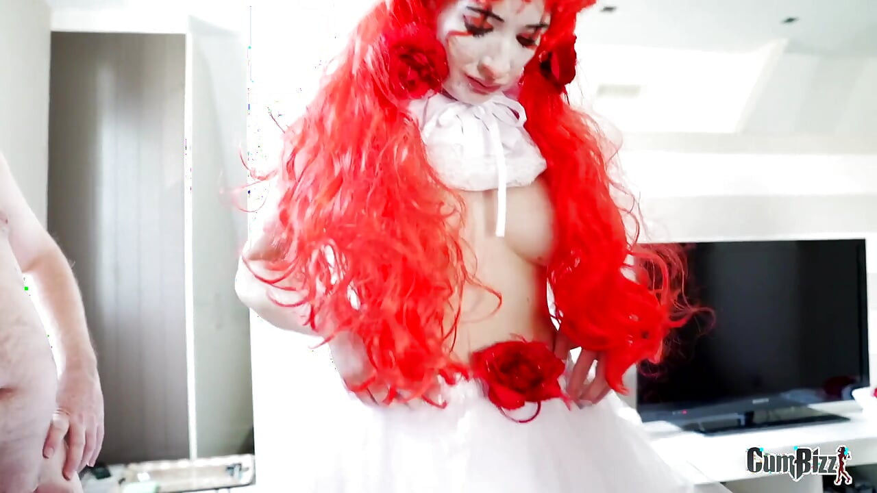 할로윈 광대는 큰 부하를 삼키는 한 가지에 불과합니다.