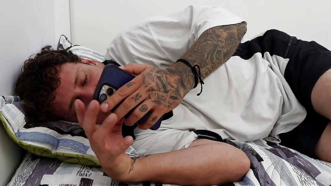 Doctor's Recommendations: I Fuck Sick Gamer to Relieve His Pain - Karen Sleent & Nick Jowell