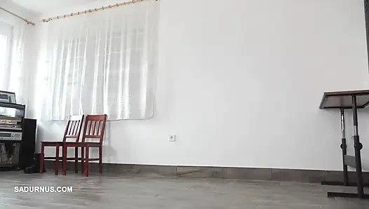 Mistress Cleo Loves Ballbusting!