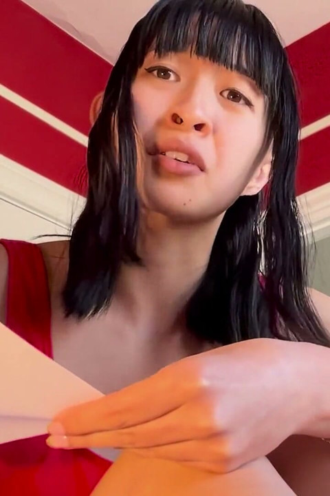 Asian Domme Rips Paper