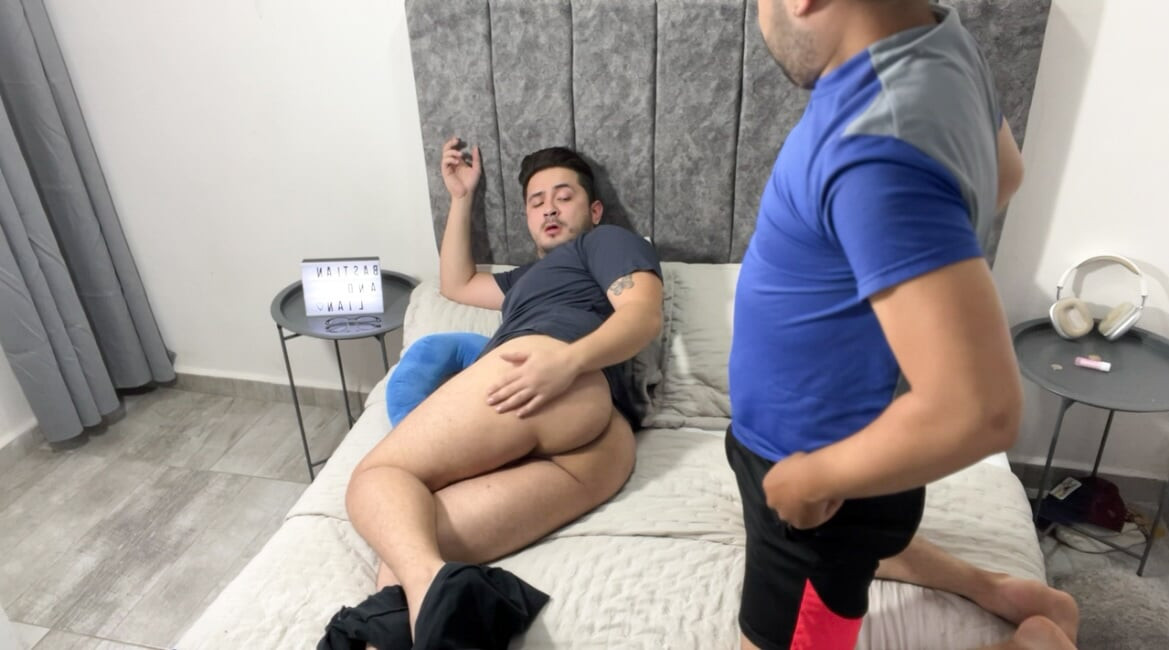 Hardcore and bareback morning sex with pregnant in the ass between gay men / Hard sex in the morning