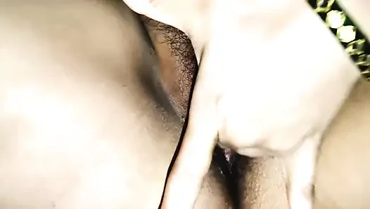 Desi bhabhi pussy fingering