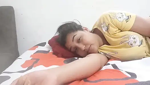 On latin kadının büyük götüne boşalıyor