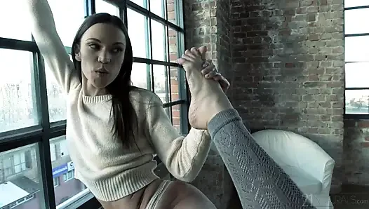 21 Naturals - the Hot Babe Alyssa Reece Seduces Renato Into Having Some ...