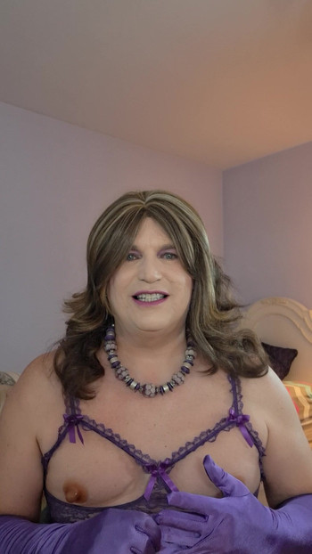 我想用我的紫色缎面手套给你按摩