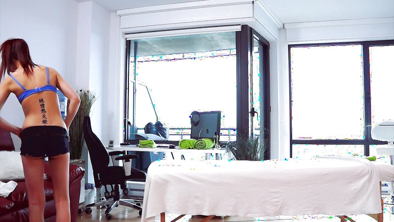 My First Hot Erotic Massage with A Happy End