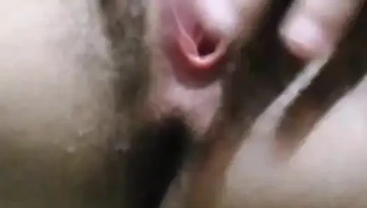18 years old Arab Algerian of Egyptian origin playing with her pussy until she fucks profusely I want a European guy to fuck me and take pictures of me