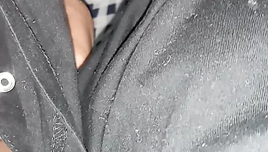 Cewek semok latina lagi asik nyepong kontol besar