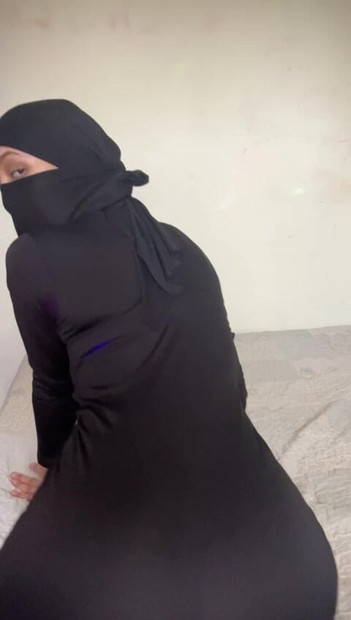Hijabi girl with a fat ass