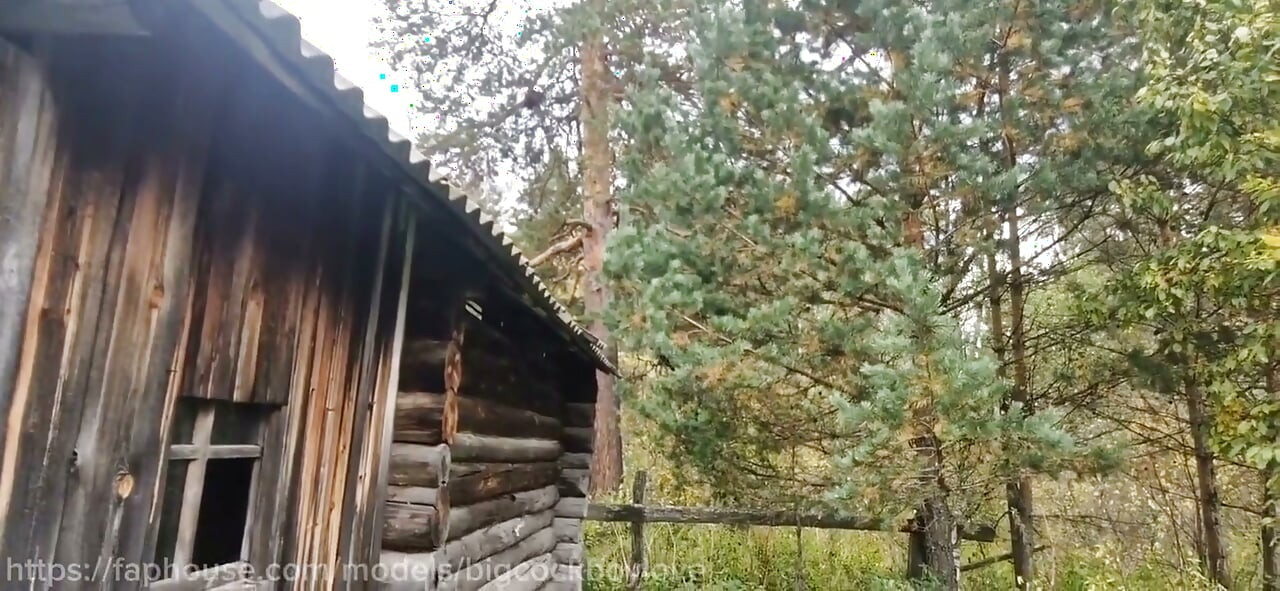 Büyük yaraklı bir taşralı bakire bir yabancının döl kaplı yarağının tadına bakıyor.