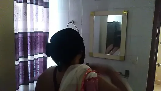 Indian Hot student fucked the school Mam in the library, while she was fixing the saree - Huge Cum In her behind