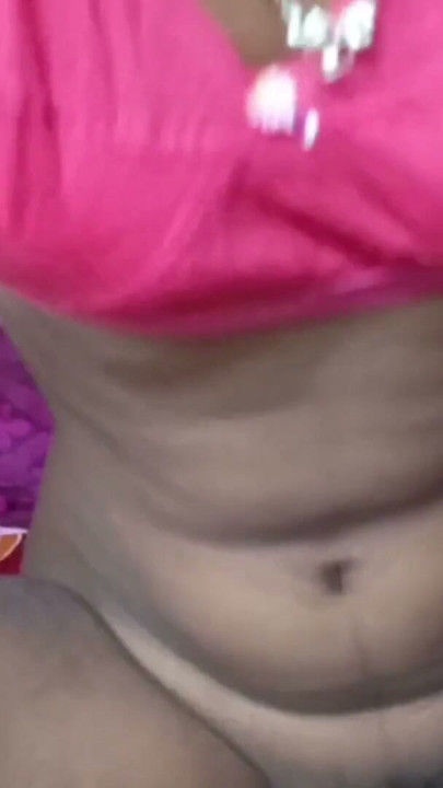 Hot Bangladeshi 'Bhabi' (sister-in-law) – Sexy Viral Video | Clip 1