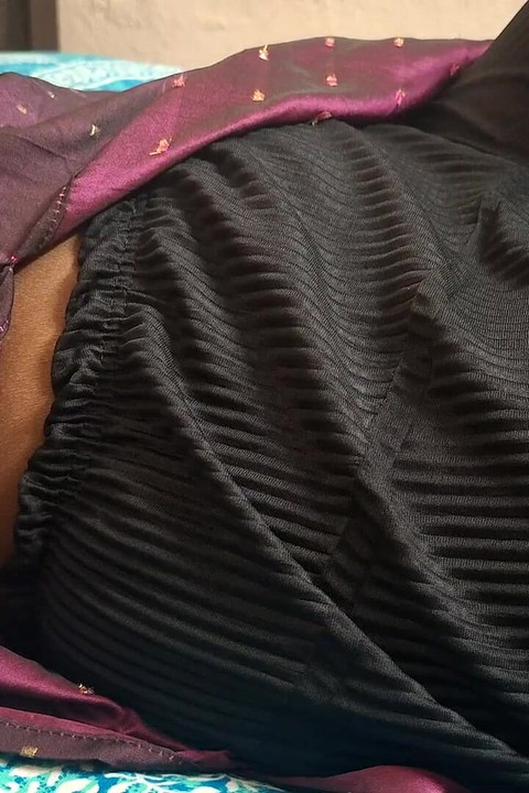 핫한 배다른 여동생과 의붓여친이 서로 섹스