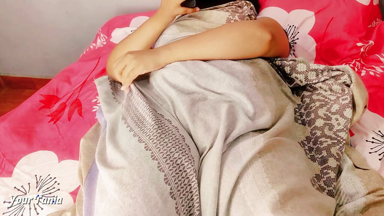 Tania's geheime porno-sessie eindigt met een lekkere romige creampie verrassing!