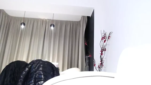 Curvy blonde masturbates
