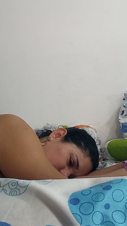 כניעה ליופי הקסום של ולקירי: חוויה חזותית | קליפ 1