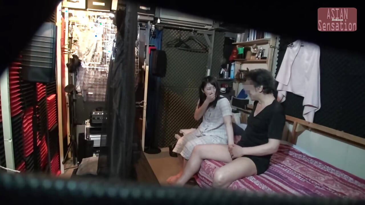 妻の友人が私の部屋に泊まることに反対できなかった - 29歳 - エピソード1