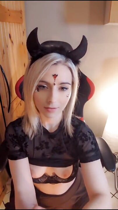 קוספליי של השטן האפל