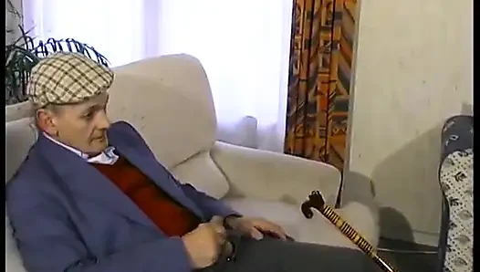 A Well-groomed Blackette Offers Her Pussy to a Perverse Old Man!