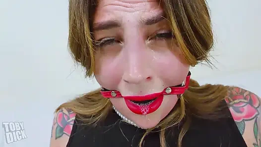 Dia’s Hot Vibro Play with Toby Dick!