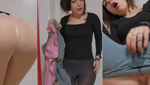 Modelando 4 pantalones de yoga y corriéndose por todas partes