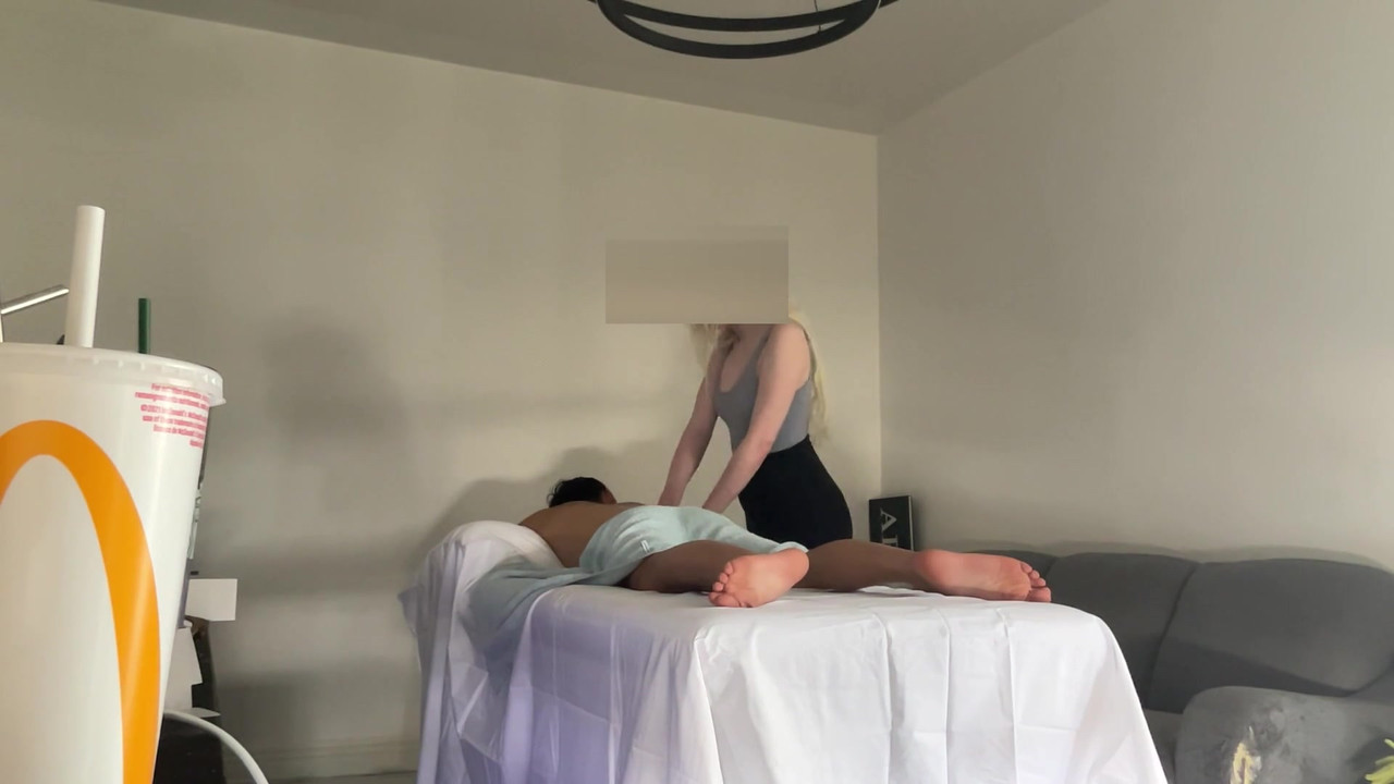 合法的芬兰 RMT 屈服于亚洲怪物鸡巴第二次约会