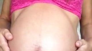 Schwangere zeigen